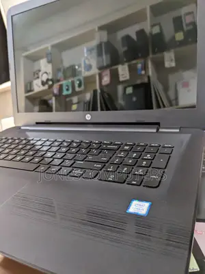 Laptop HP Pavilion 17 8GB Intel Core i5 HDD 1T