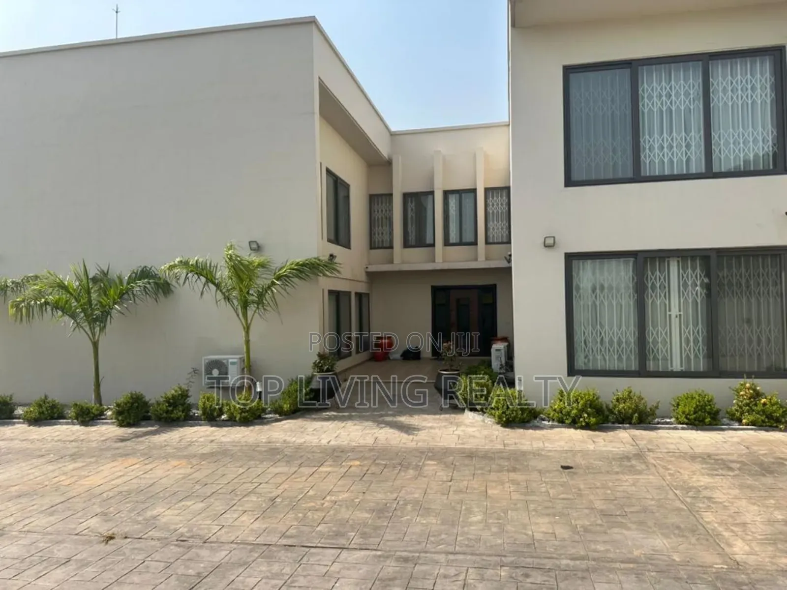 Furnished 4bdrm Villa in Dzorwulu for rent