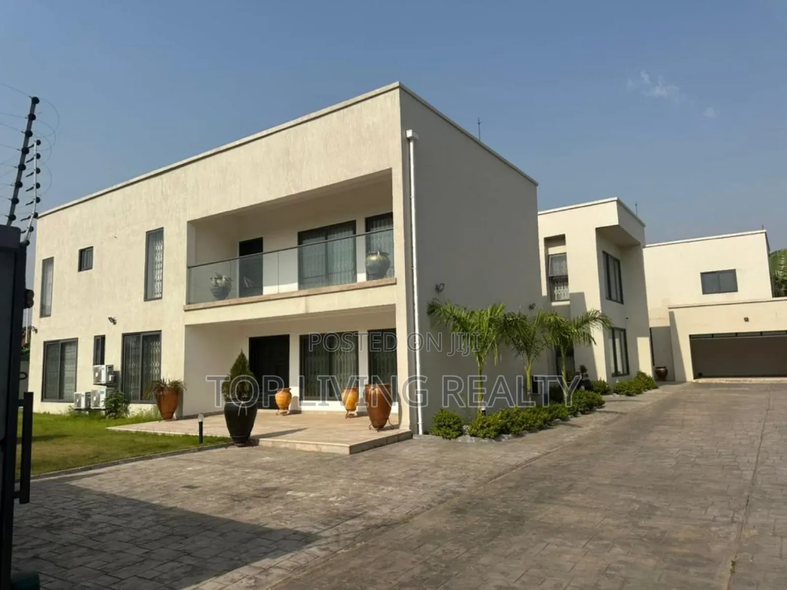 Furnished 4bdrm Villa in Dzorwulu for rent