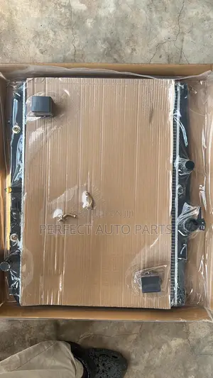 Toyota Highlander 2014 2015 2016 2017 2018 Radiator/ Water Tank