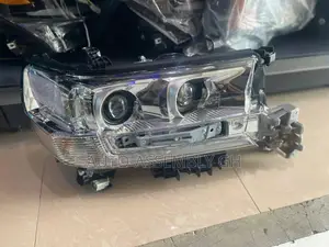 Toyota Land Cruiser Headlights Pair (2016-2021)