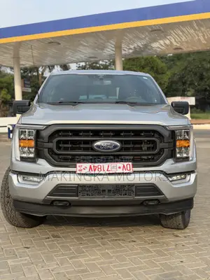 Ford F-150 XLT 2022 Silver