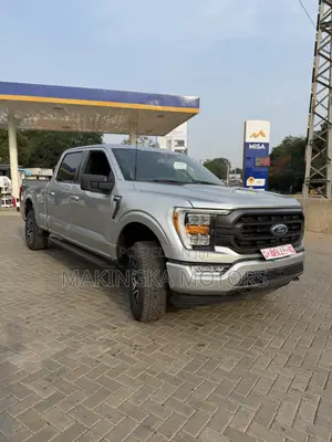 Ford F-150 XLT 2022 Silver