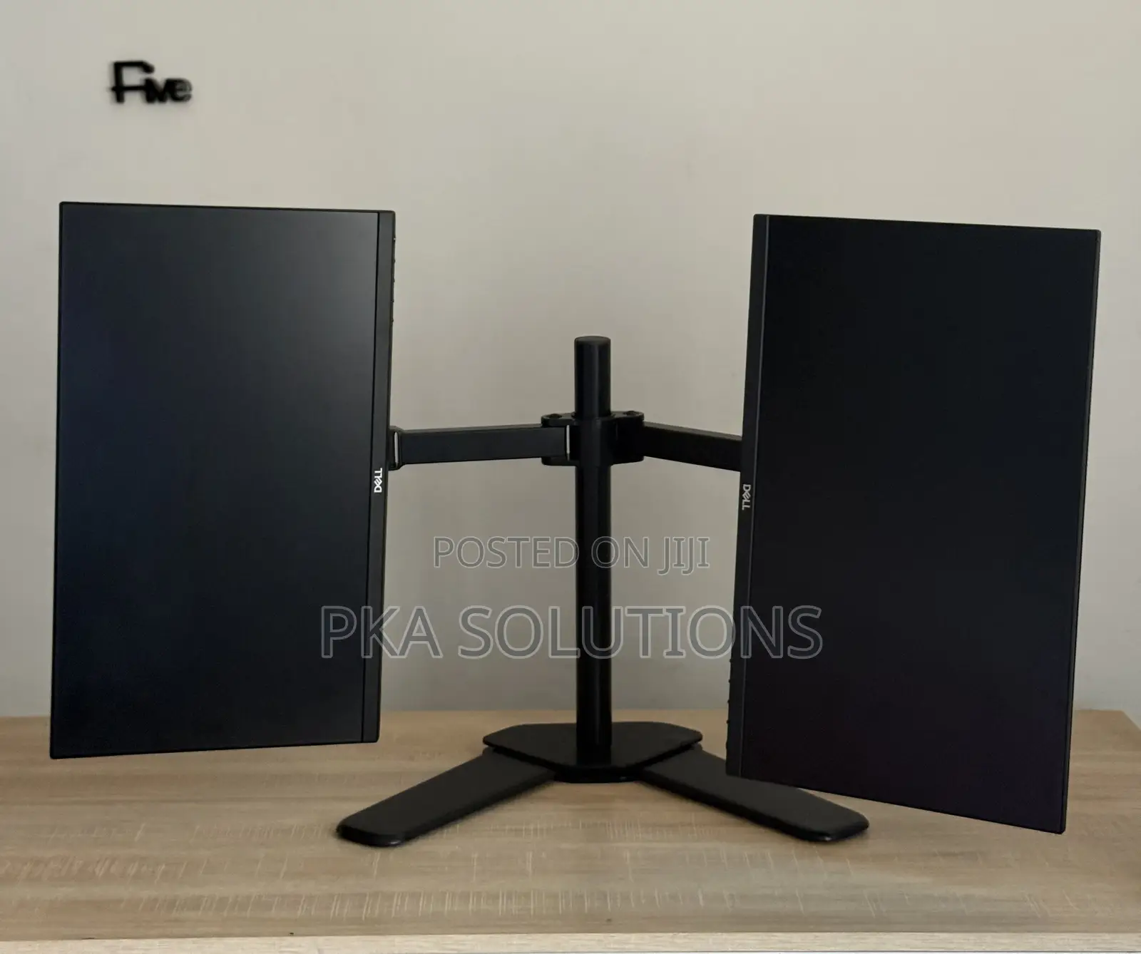 22 Edgeless Monitor on Dual Stand