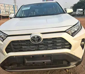 Toyota RAV4 2021 White