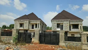 4bdrm Duplex in Rightkey, Kumasi Metropolitan for sale