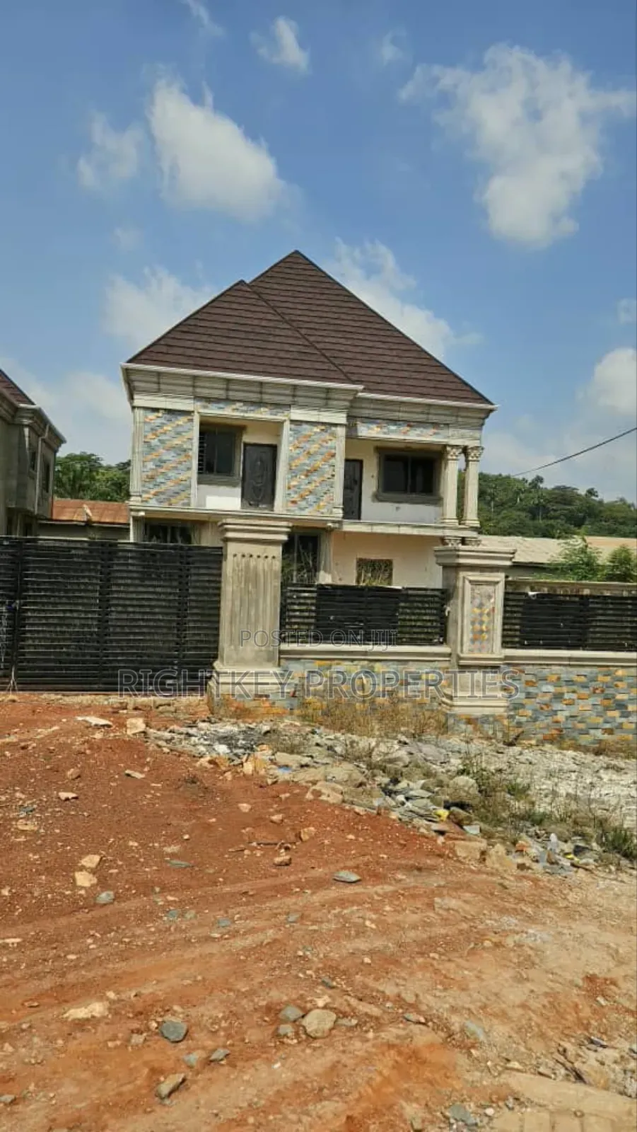 4bdrm Duplex in Rightkey, Kumasi Metropolitan for sale