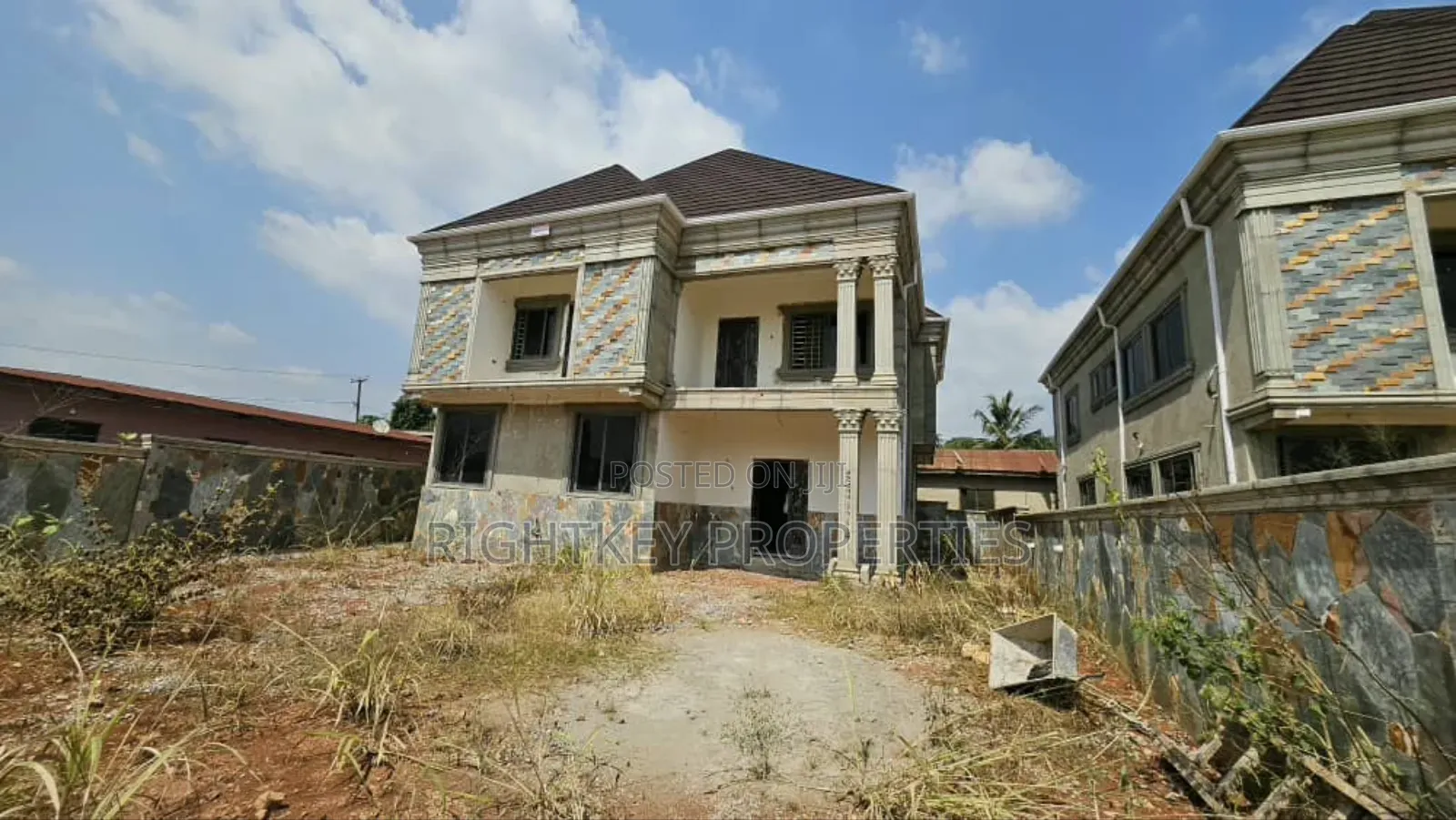 4bdrm Duplex in Rightkey, Kumasi Metropolitan for sale