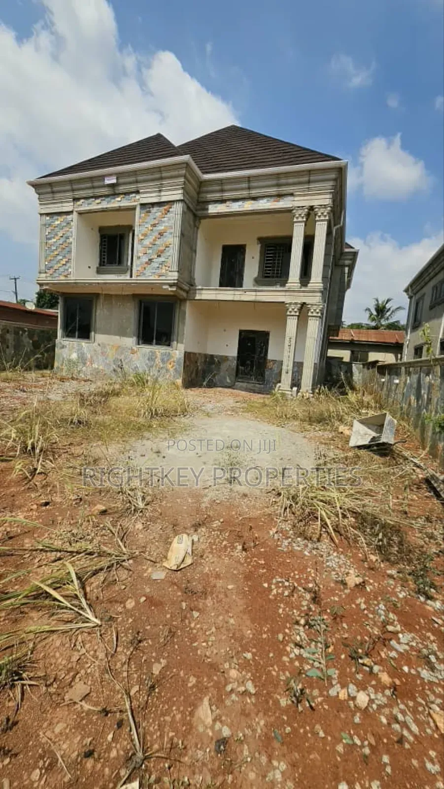 4bdrm Duplex in Rightkey, Kumasi Metropolitan for sale