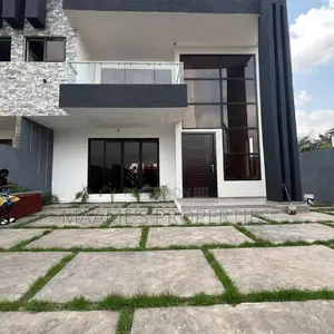 4bdrm Duplex in East Legon for sale