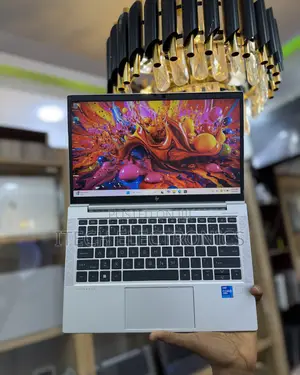 Laptop HP EliteBook 830 G8 16GB Intel Core i7 SSD 512GB