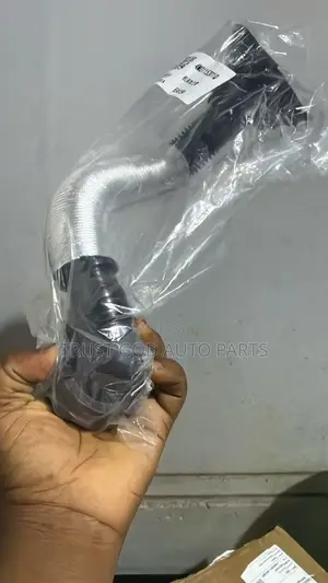 Audi Q7 Q8 Oil Filter Pipe
