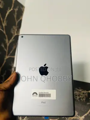 Apple iPad 9.7 32 GB Gray