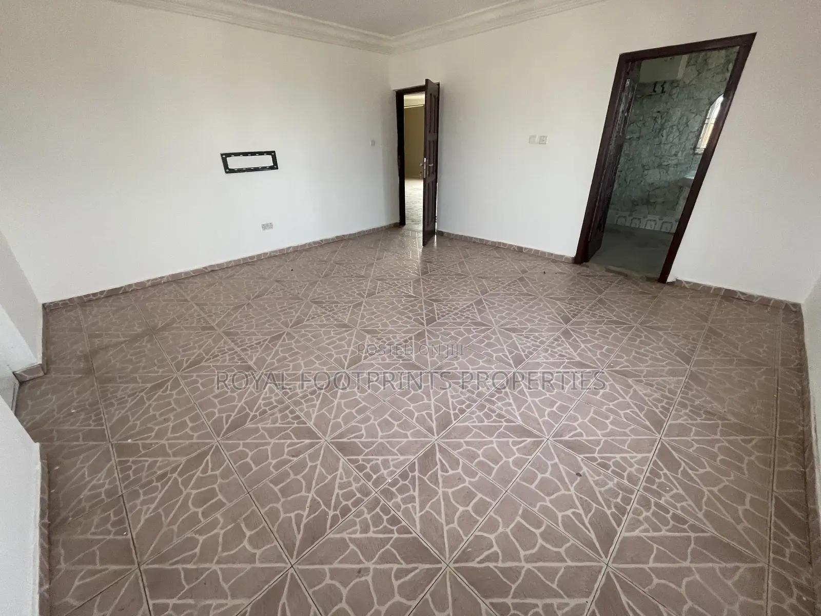 2bdrm Apartment in Ashaley Botwe for rent