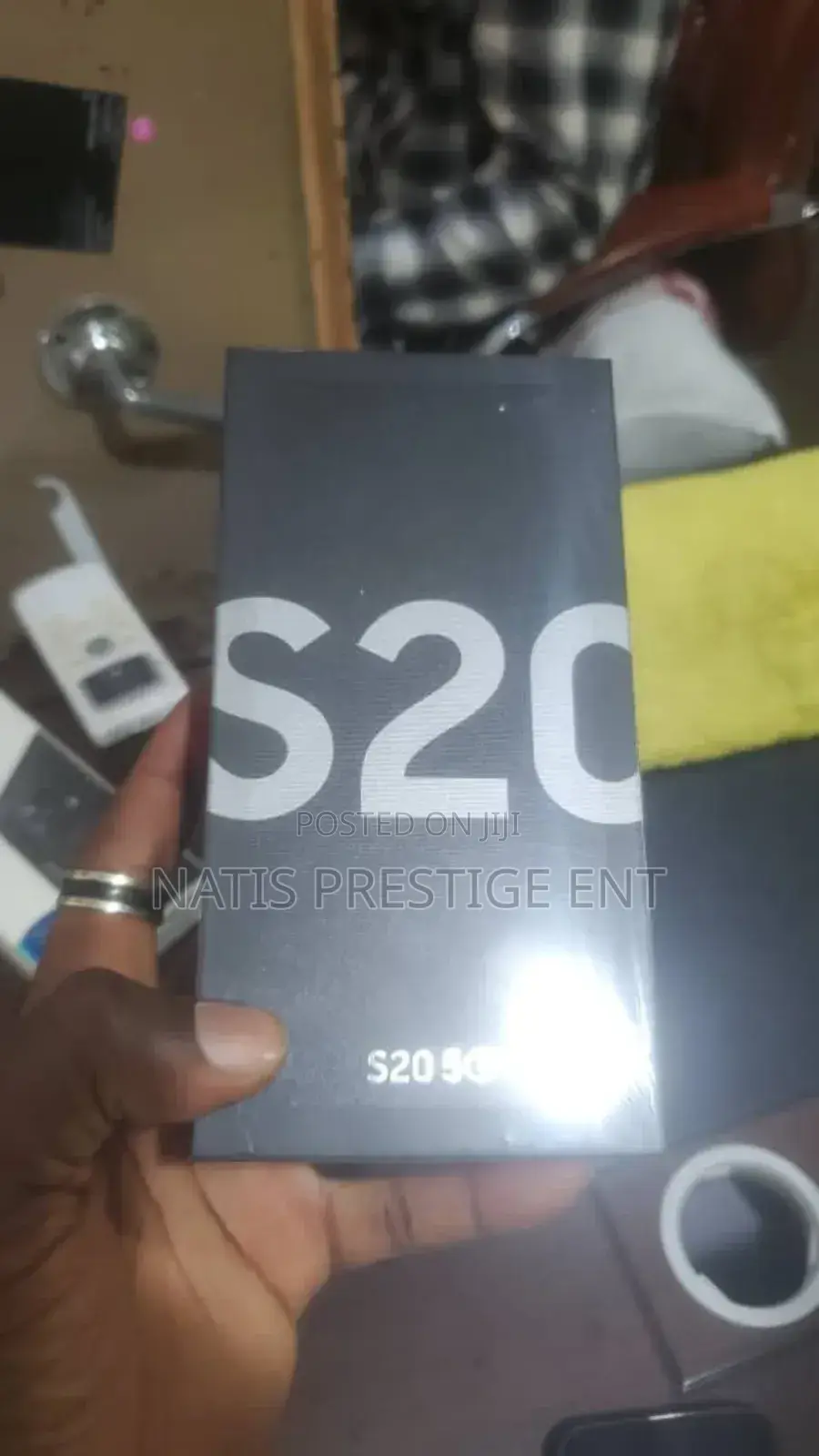 New Samsung Galaxy S20 128 GB Black