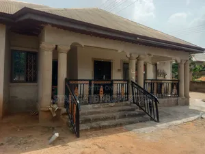 6bdrm House in Kenyasi Adwumam, Kumasi Metropolitan for sale
