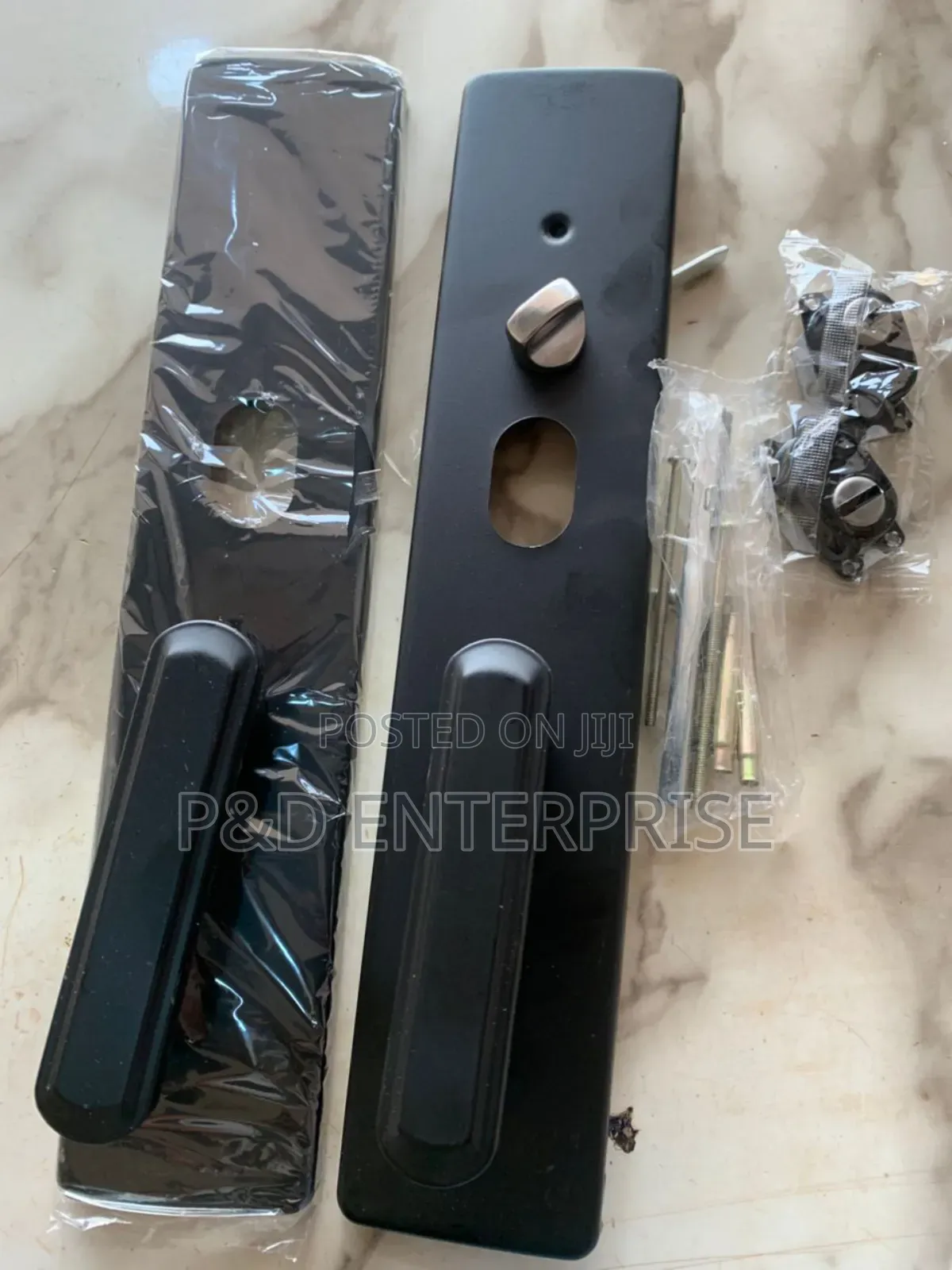 Quality China Door Metal Black Handles.