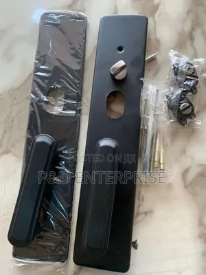 Quality China Door Metal Black Handles.