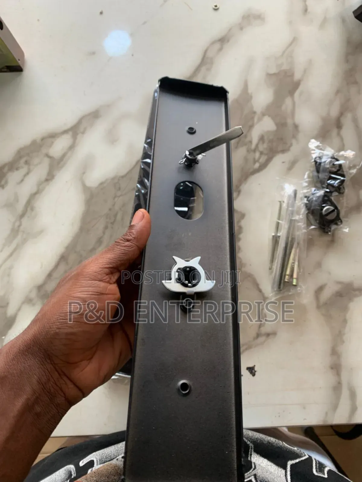 Quality China Door Metal Black Handles.