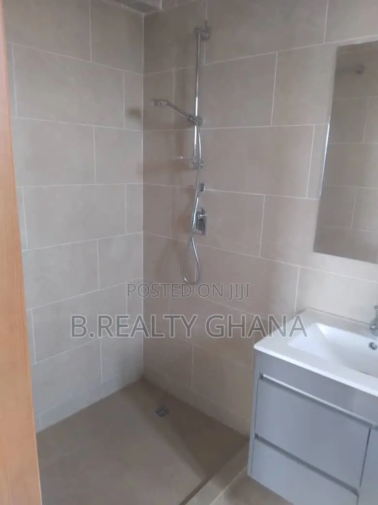 3bdrm Apartment in Sakumono for rent