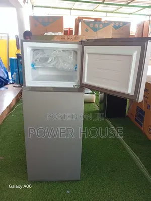 Goldstar 210l 4-Star Fridge With Freezer Compartment