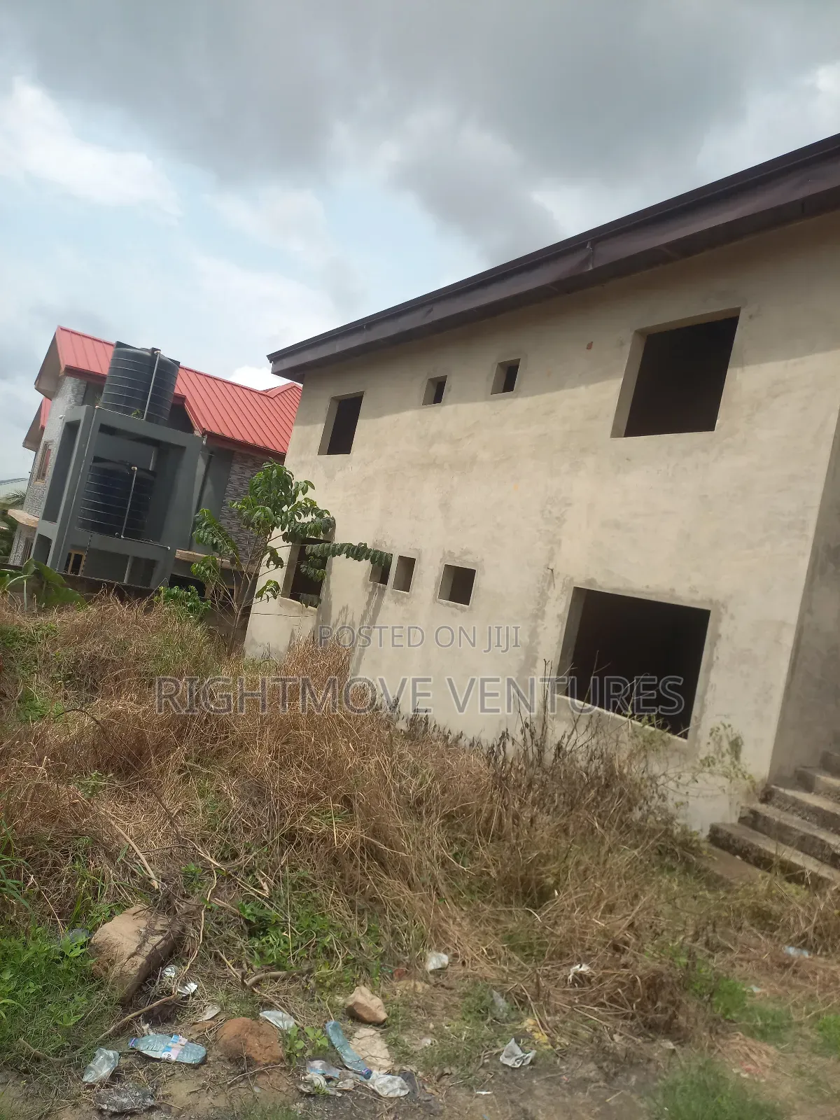 9bdrm Apartment in Takoradi for sale