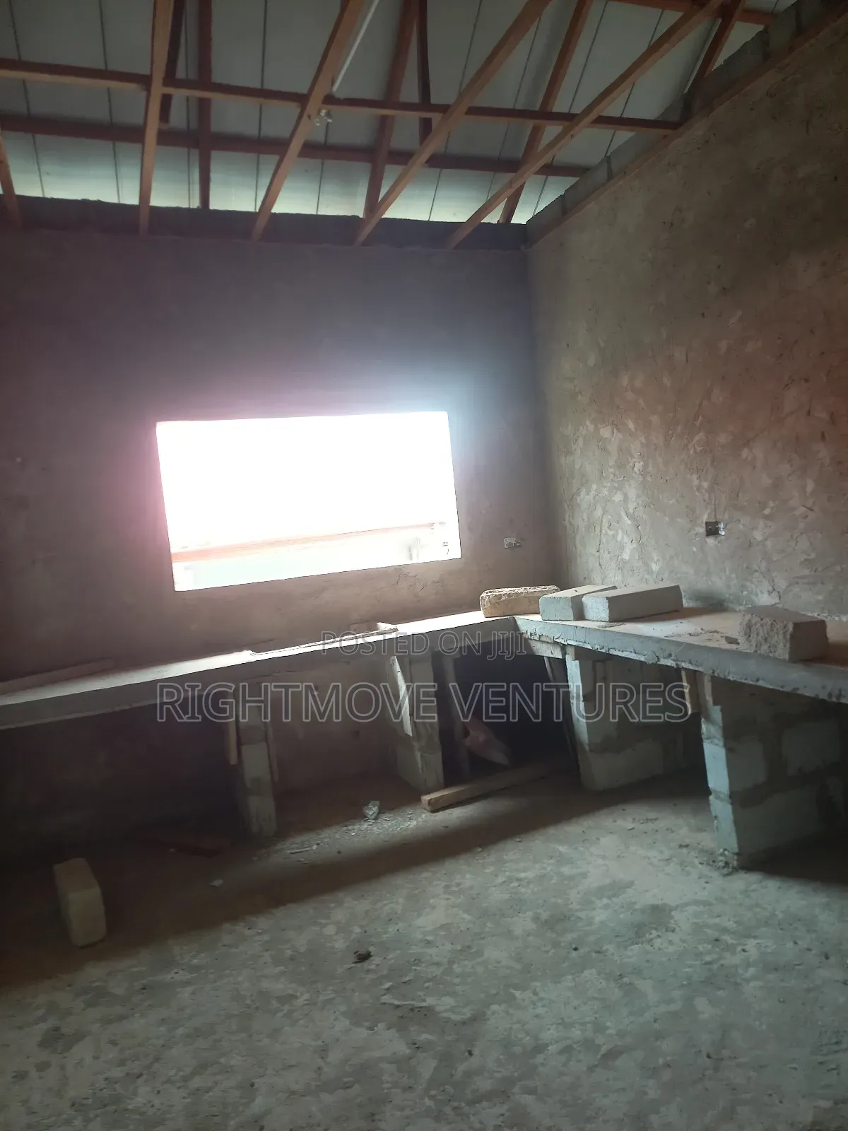 9bdrm Apartment in Takoradi for sale