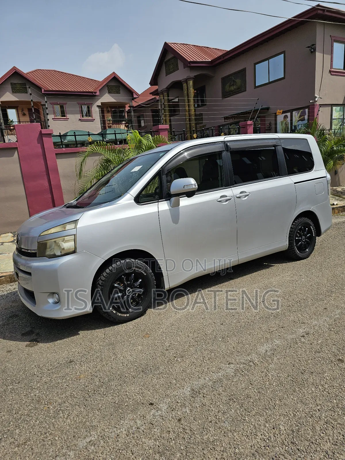 Toyota Voxy 2012 Silver