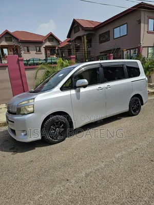 Toyota Voxy 2012 Silver