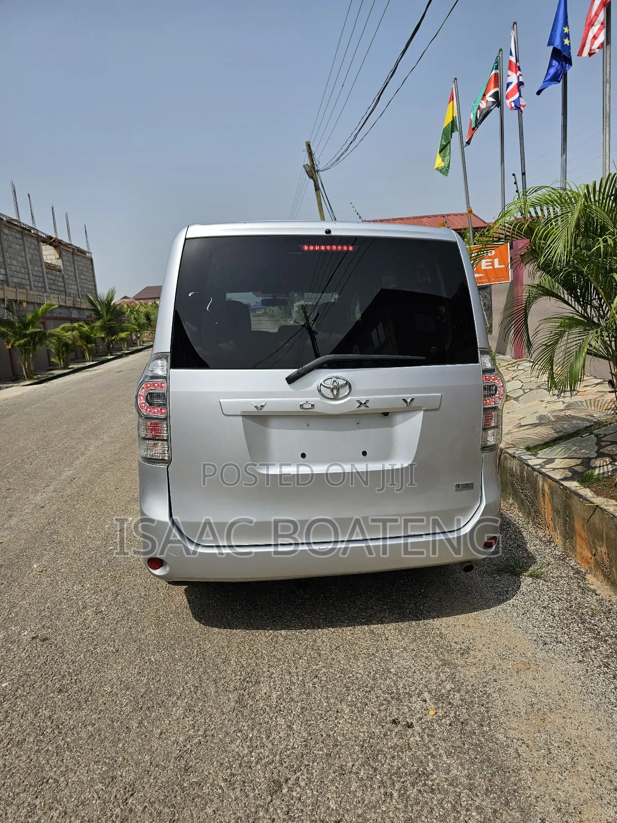 Toyota Voxy 2012 Silver
