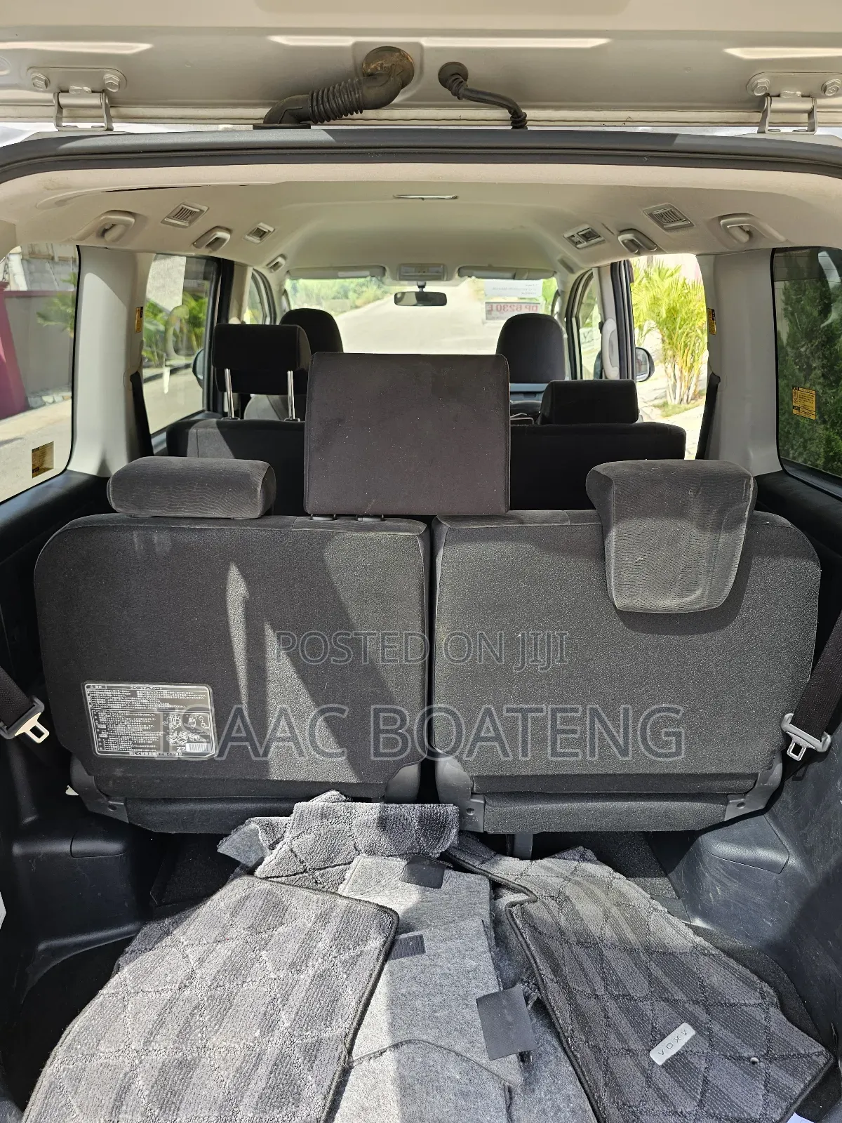 Toyota Voxy 2012 Silver