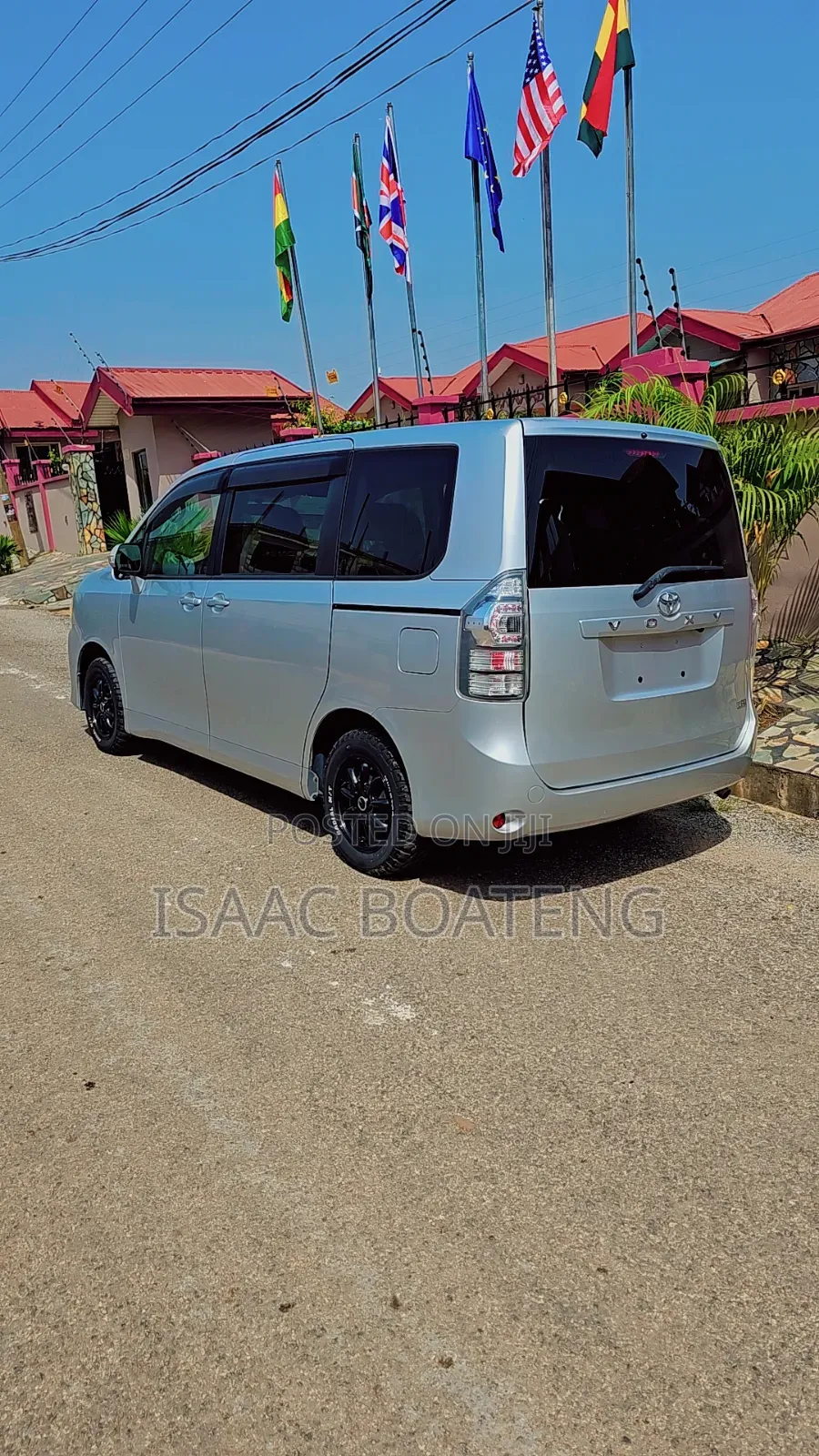 Toyota Voxy 2012 Silver