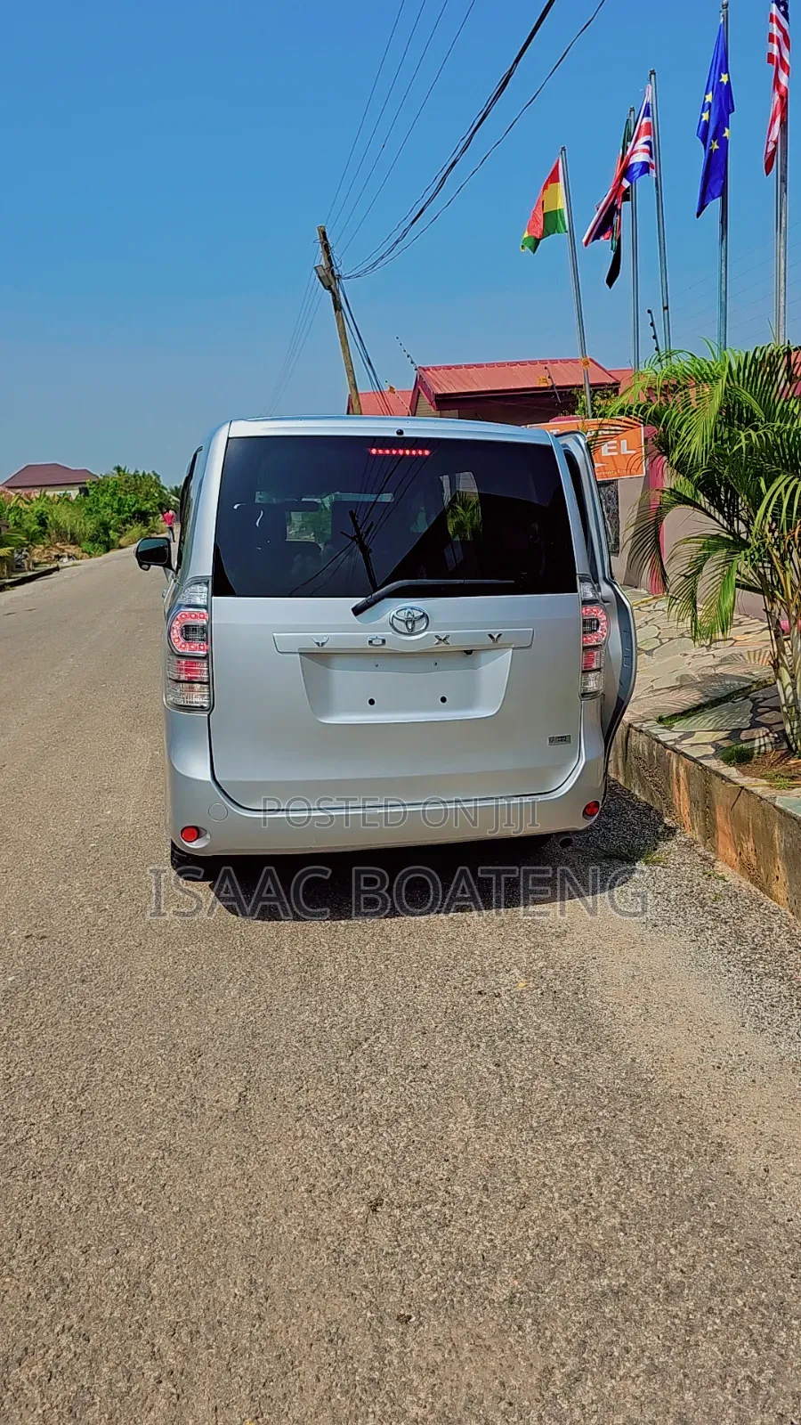 Toyota Voxy 2012 Silver