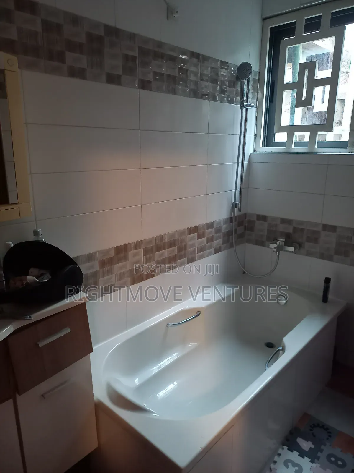 Ex 2 Master Bedrooms Fully Furnished Apartment for Short Stay at Tadi