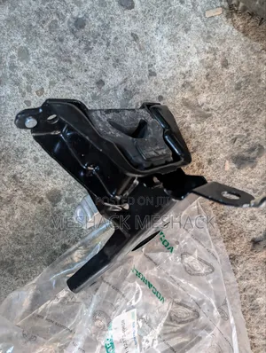 Toyota Vitz Engine Seat