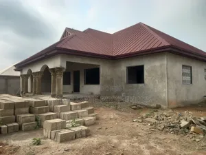 5bdrm House in Adesina, Kumasi Metropolitan for sale
