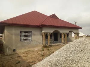 5bdrm House in Adesina, Kumasi Metropolitan for sale