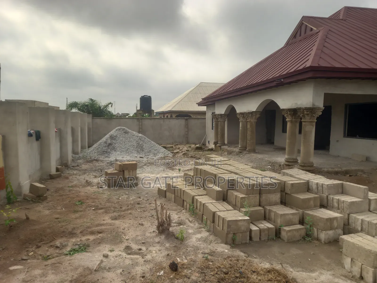 5bdrm House in Adesina, Kumasi Metropolitan for sale