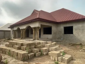 5bdrm House in Adesina, Kumasi Metropolitan for sale