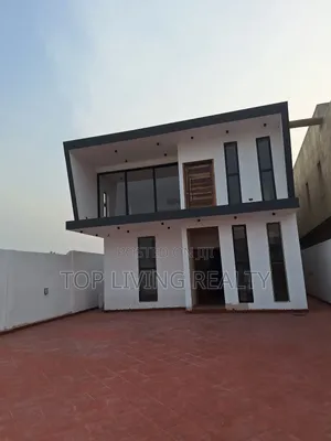 4bdrm Townhouse/Terrace in Gate, Ashaley Botwe for sale