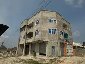 12bdrm House in Kenyasi Saaman, Kumasi Metropolitan for sale