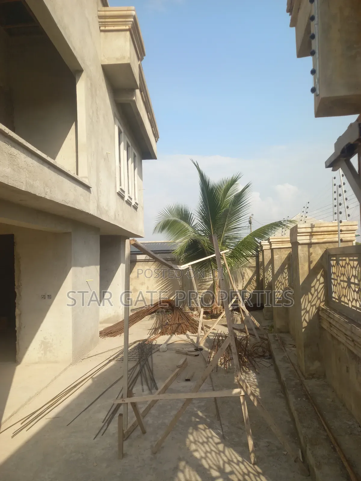 5bdrm House in Kenyasi Bosore, Kumasi Metropolitan for sale