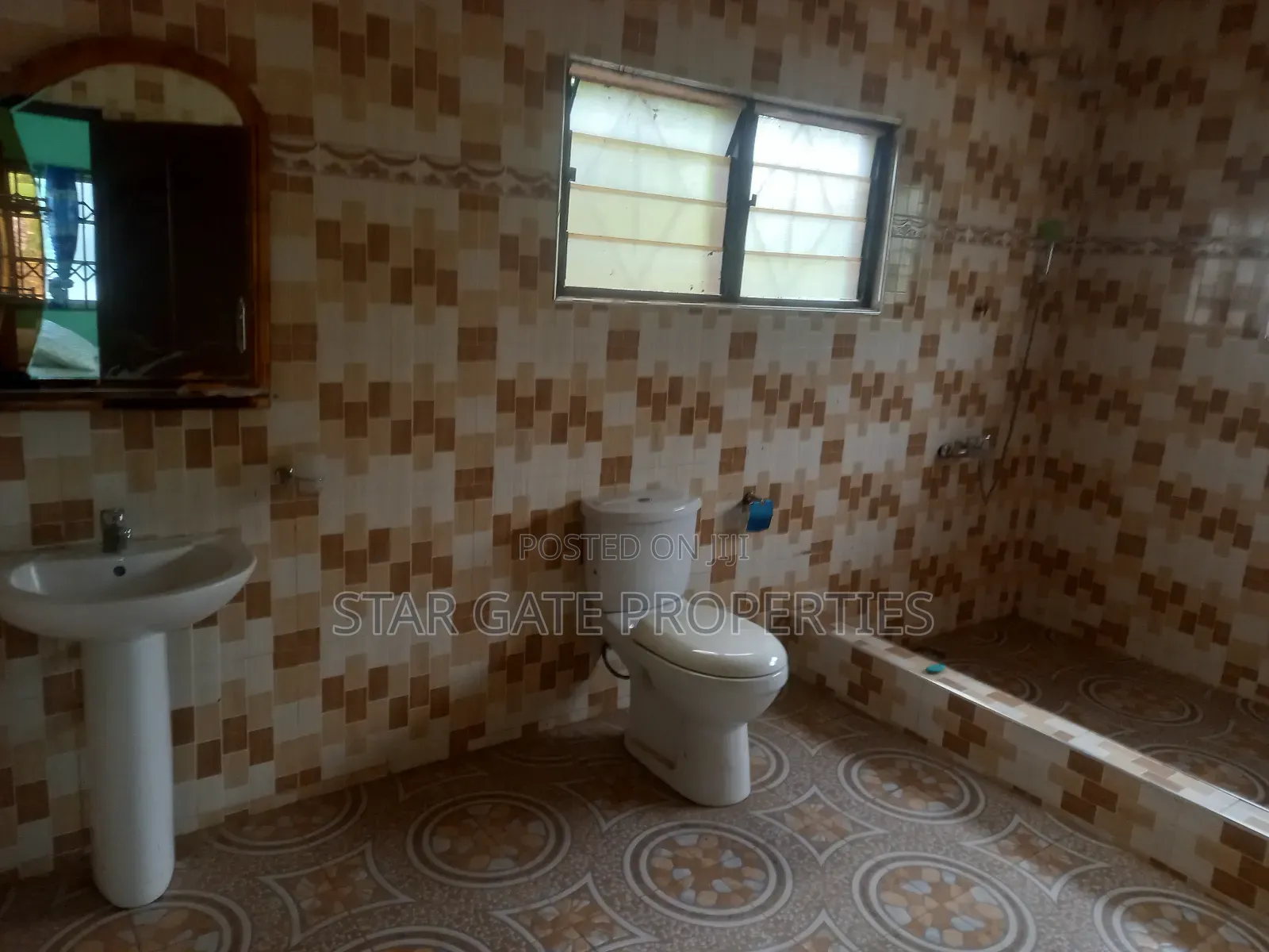 5bdrm House in Asonomaso Nkwanta, Kumasi Metropolitan for sale