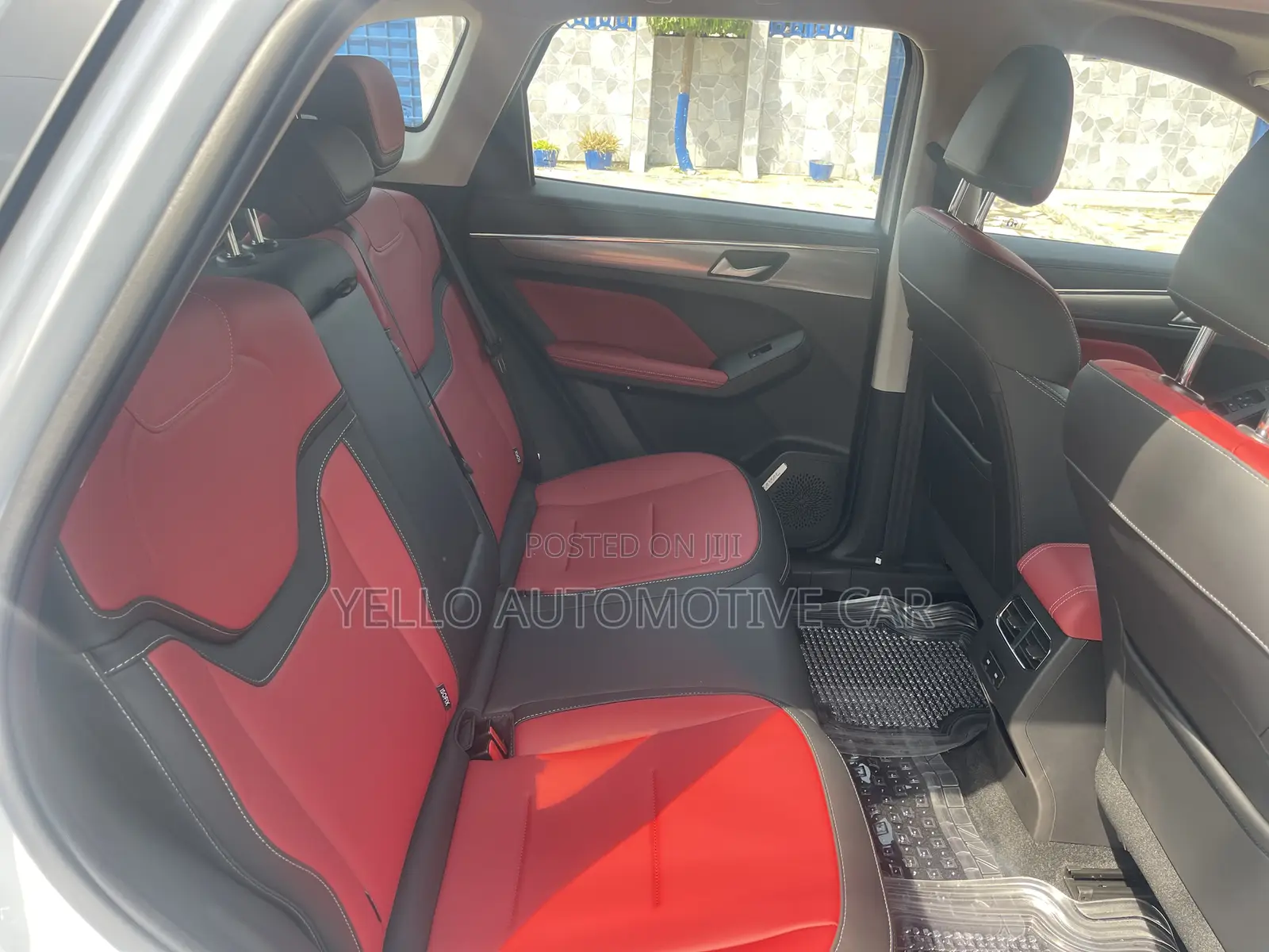 Rent Haval Jolion Pro Red