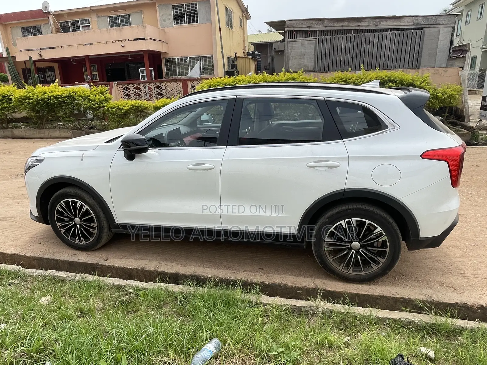 Rent Haval Jolion Pro Red