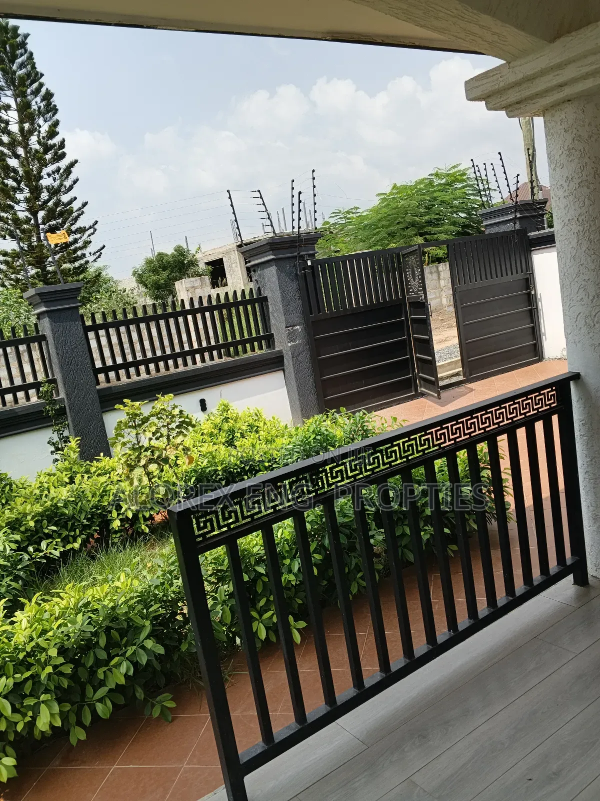 Furnished 2bdrm House in Maalejor, Frafraha for sale