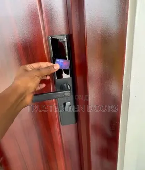 Tuya App Wifi Wireless Biometric Smart Door Lock For Wooden+Security