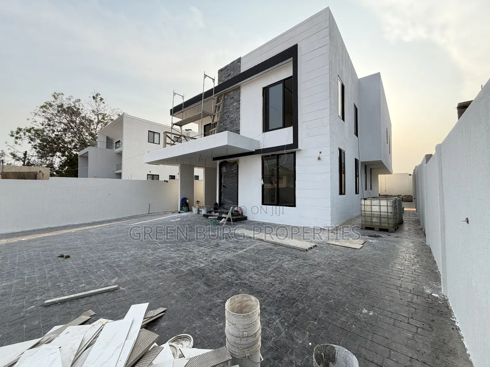 4bdrm House in East Legon for sale