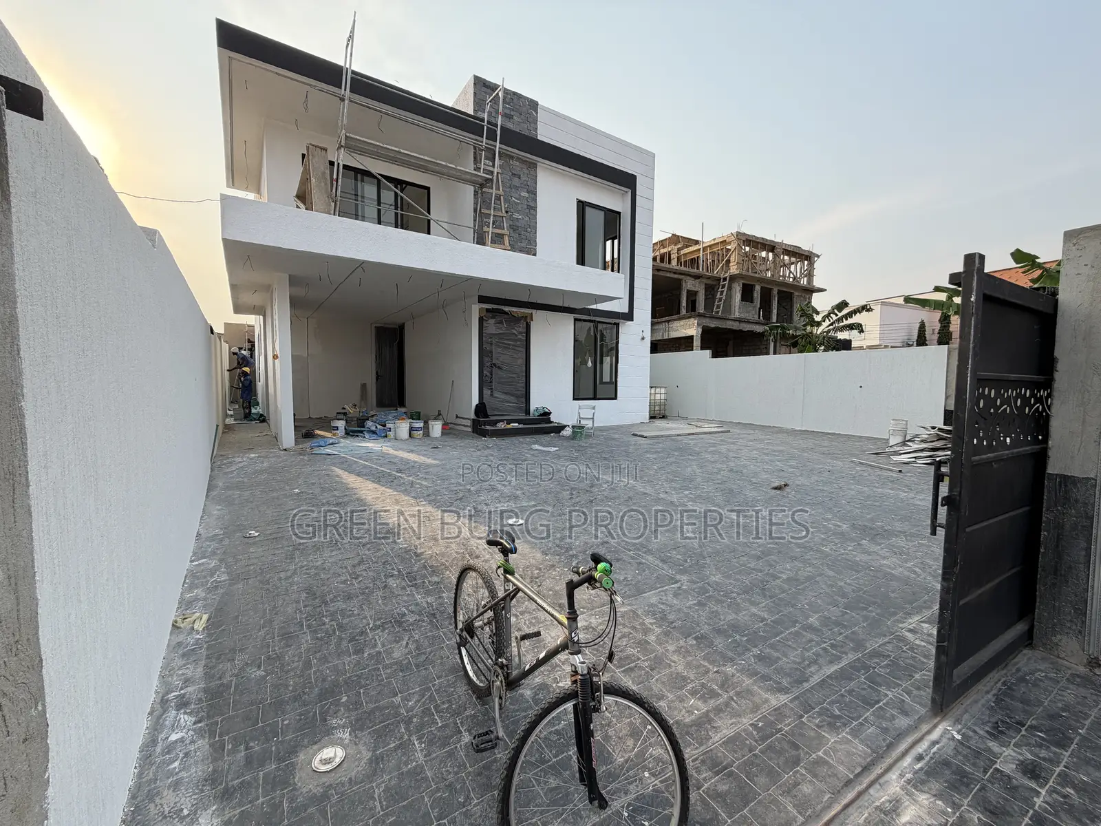4bdrm House in East Legon for sale