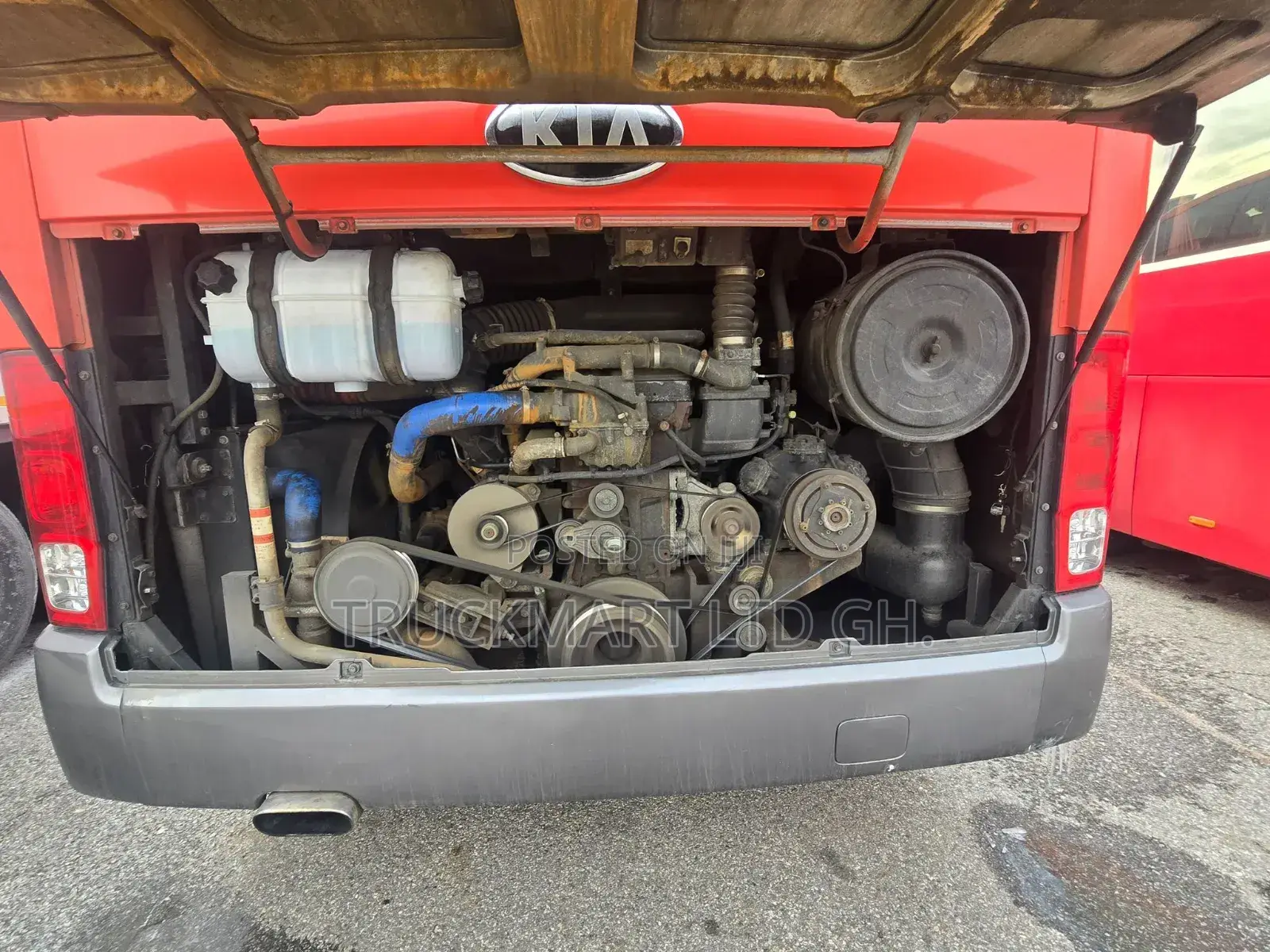 Kia Granbird 2013 Red